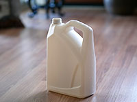 Bouteille d'huile moteur 05